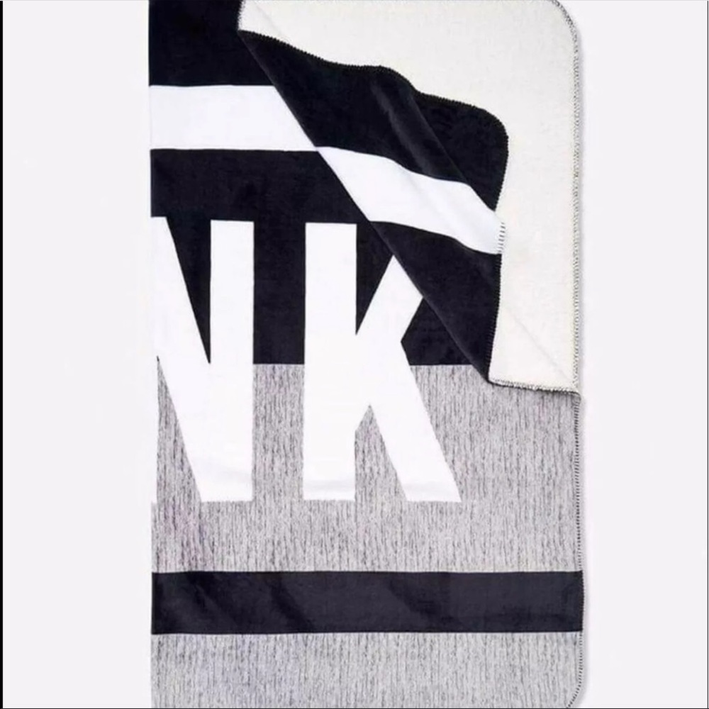 💥PINK Sherpa Blanket💥